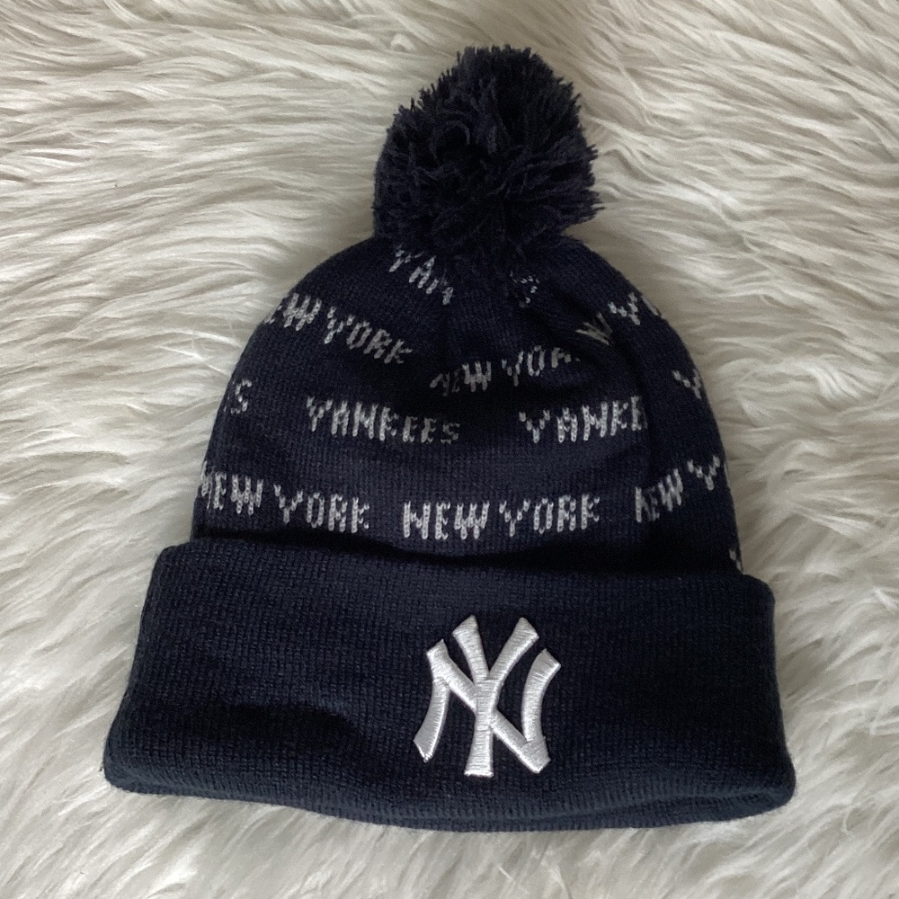 New York Yankees Pom knit beanie
